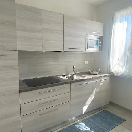 - Independent House With Garden * Sirmione