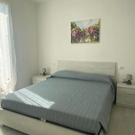 - Independent House With Garden Ferienhaus Sirmione