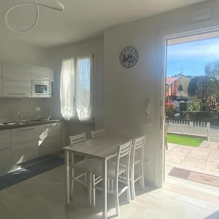 Ferienhaus - Independent House With Garden